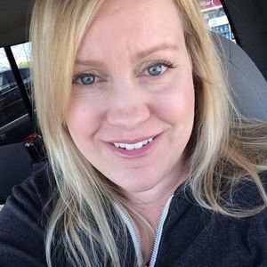 Meet your Posher, Adrienne